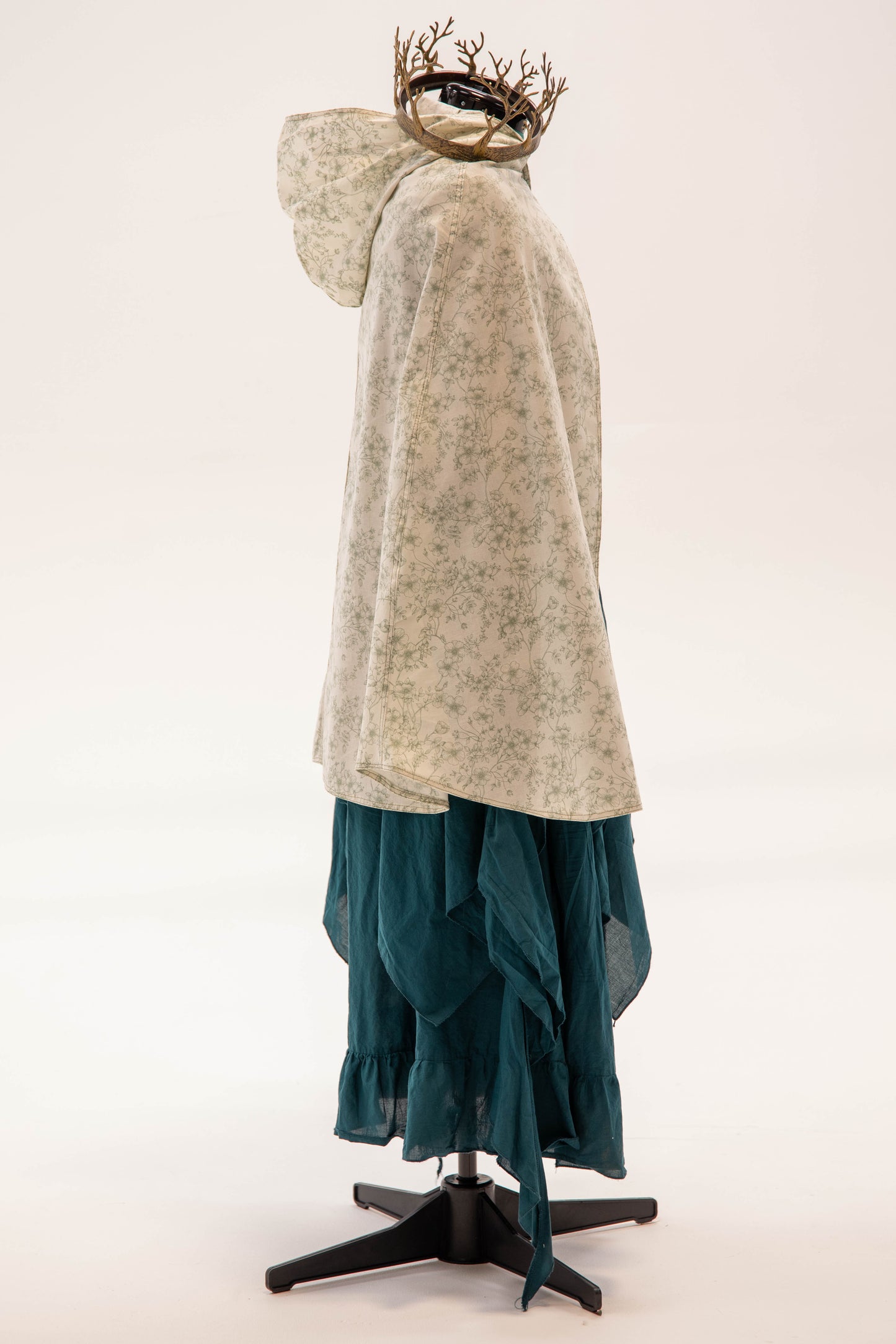 Mage Green Floral and Cream Halfling