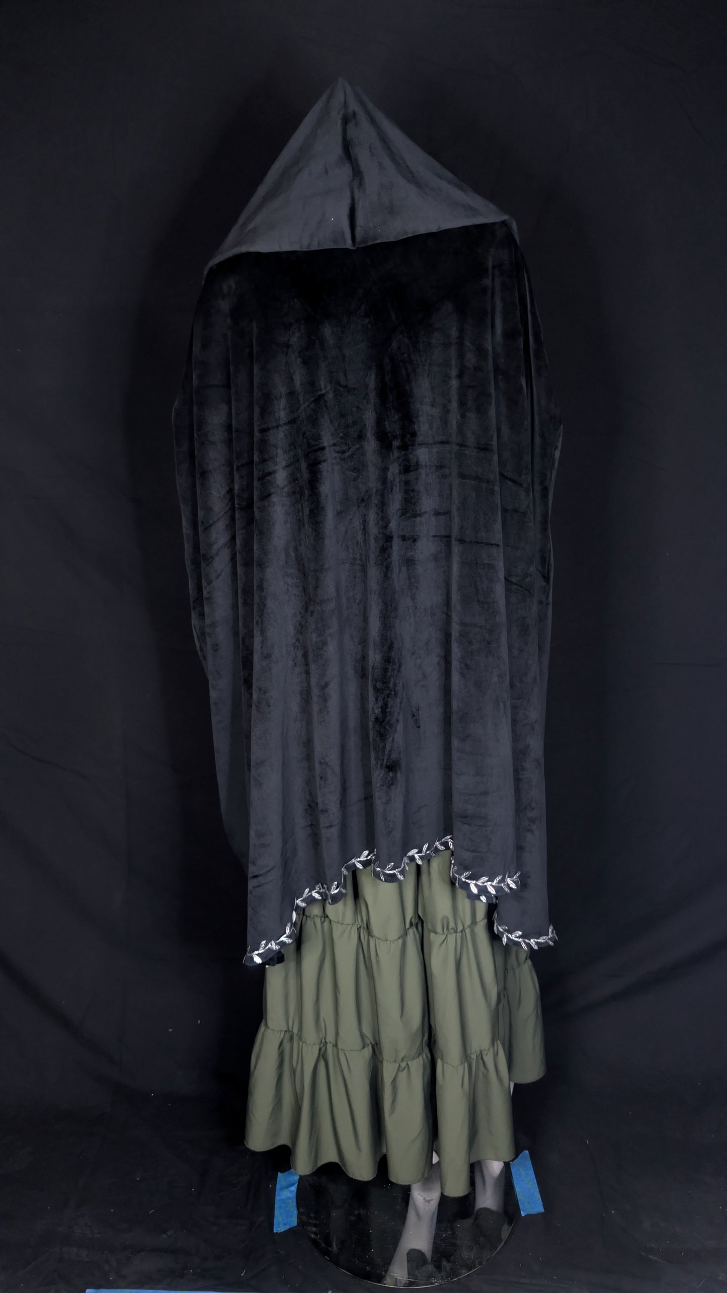 Black Cozy Mage With Silver Leaf Trim