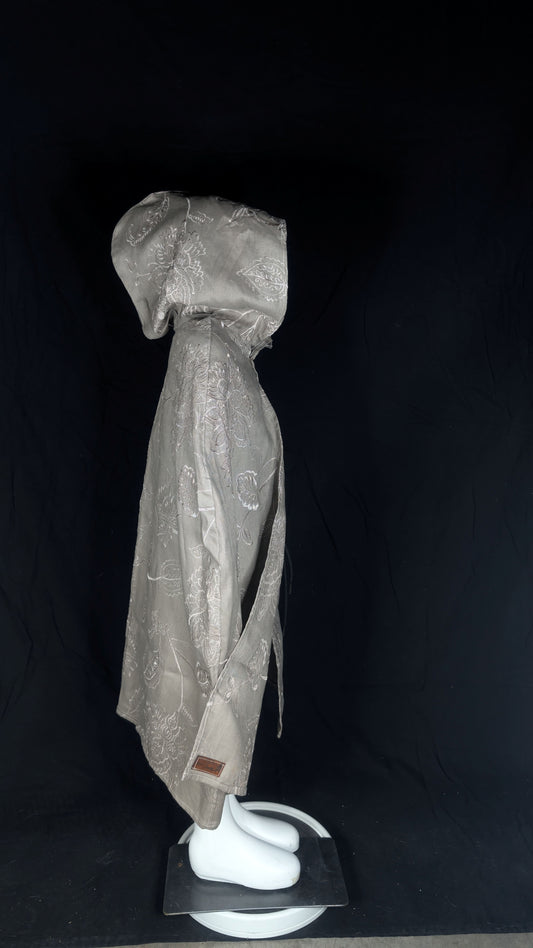 Halfling Embroidered Linen Mage