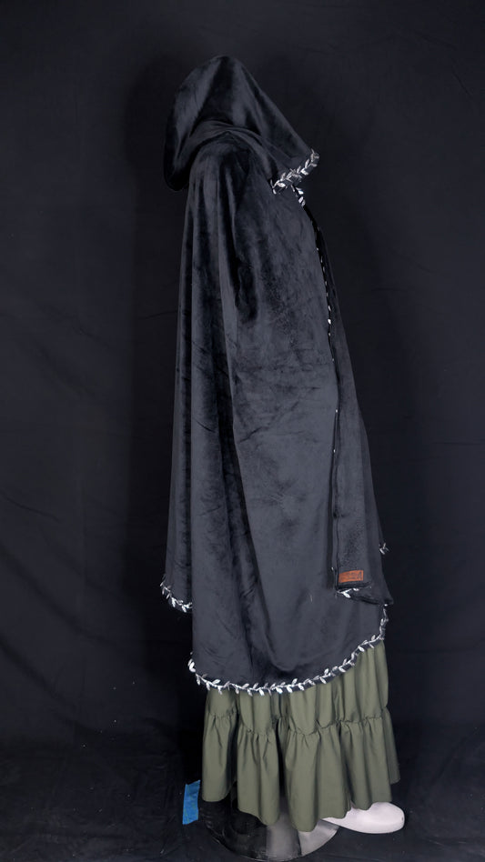 Black Cozy Mage With Silver Leaf Trim