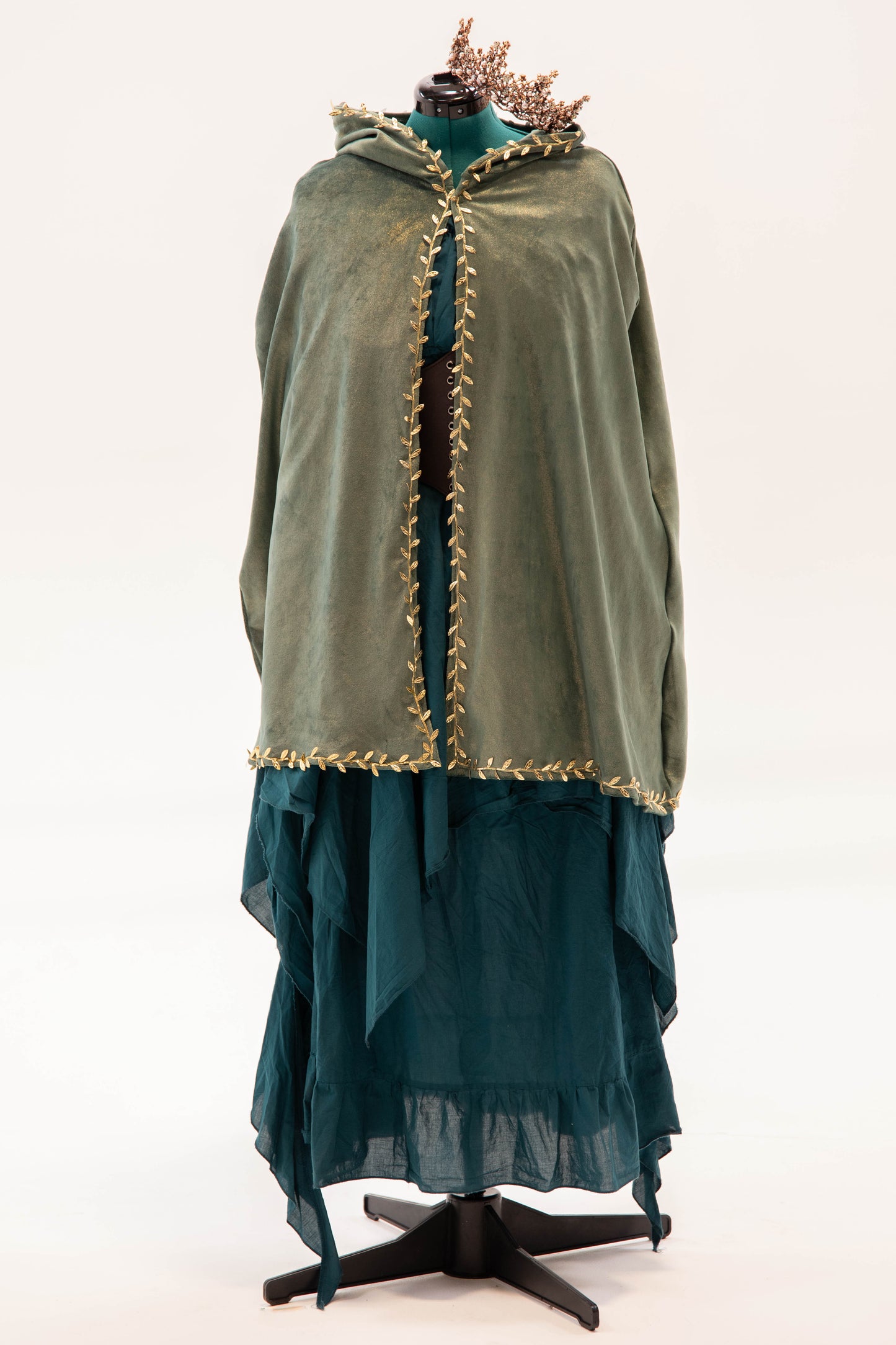 Mage Green and Gold Halfling