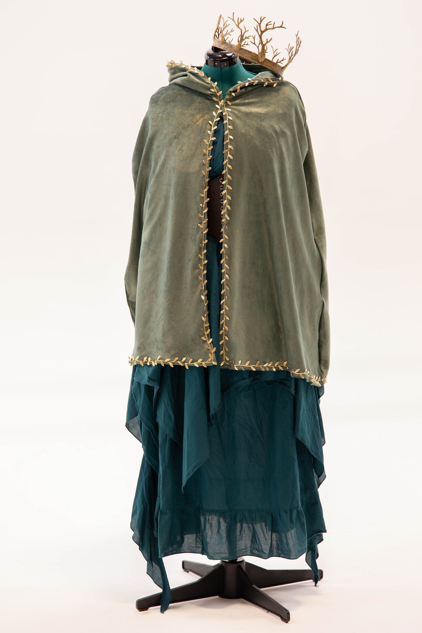 Mage Green and Gold Halfling