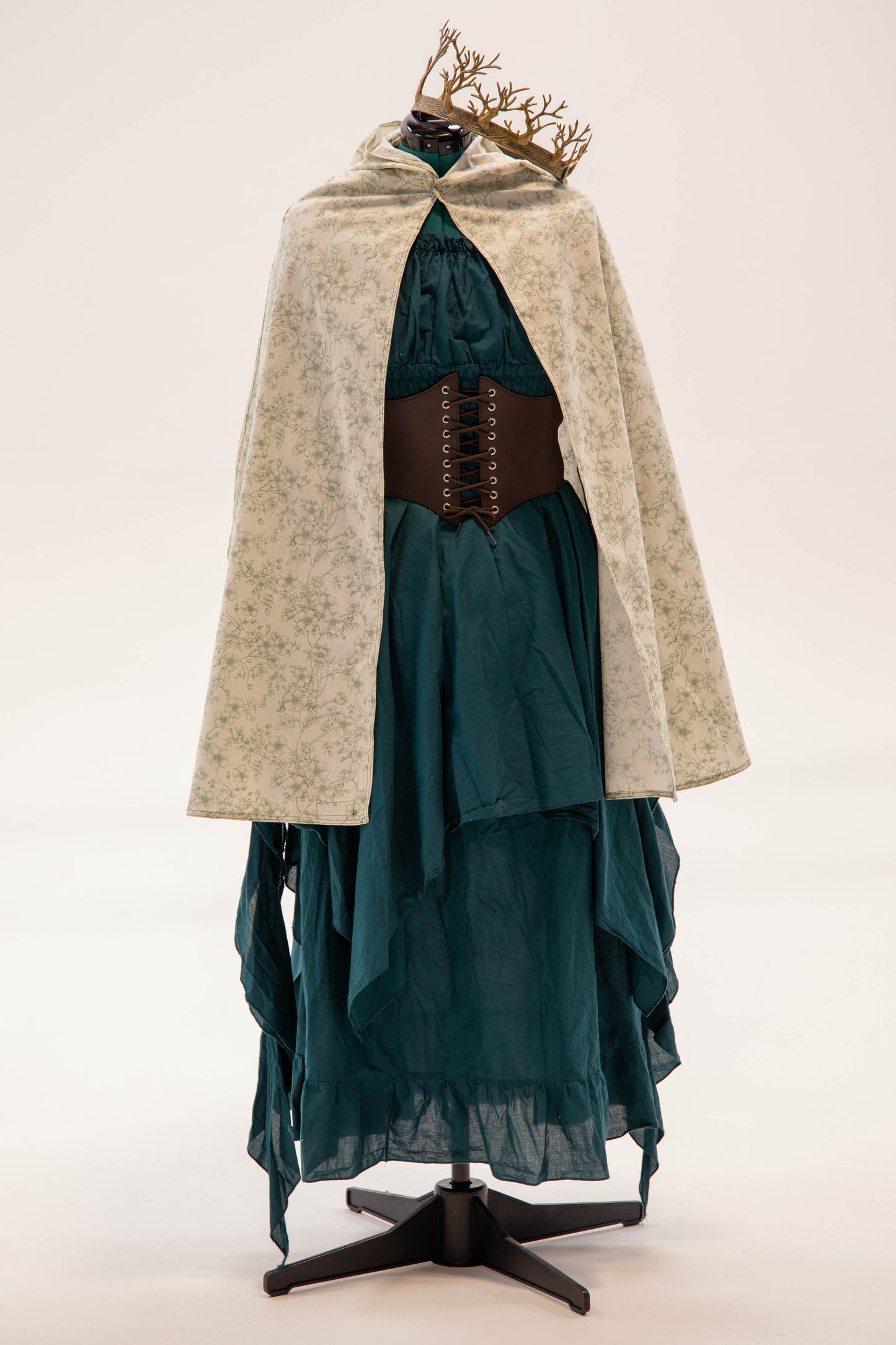 Mage Green Floral and Cream Halfling