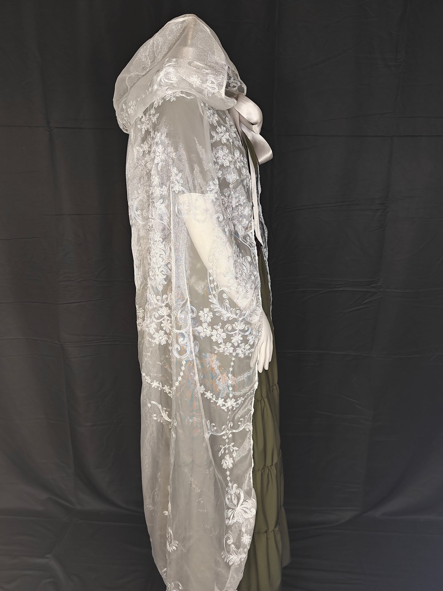 Sparkle White Lace Mage With Tie